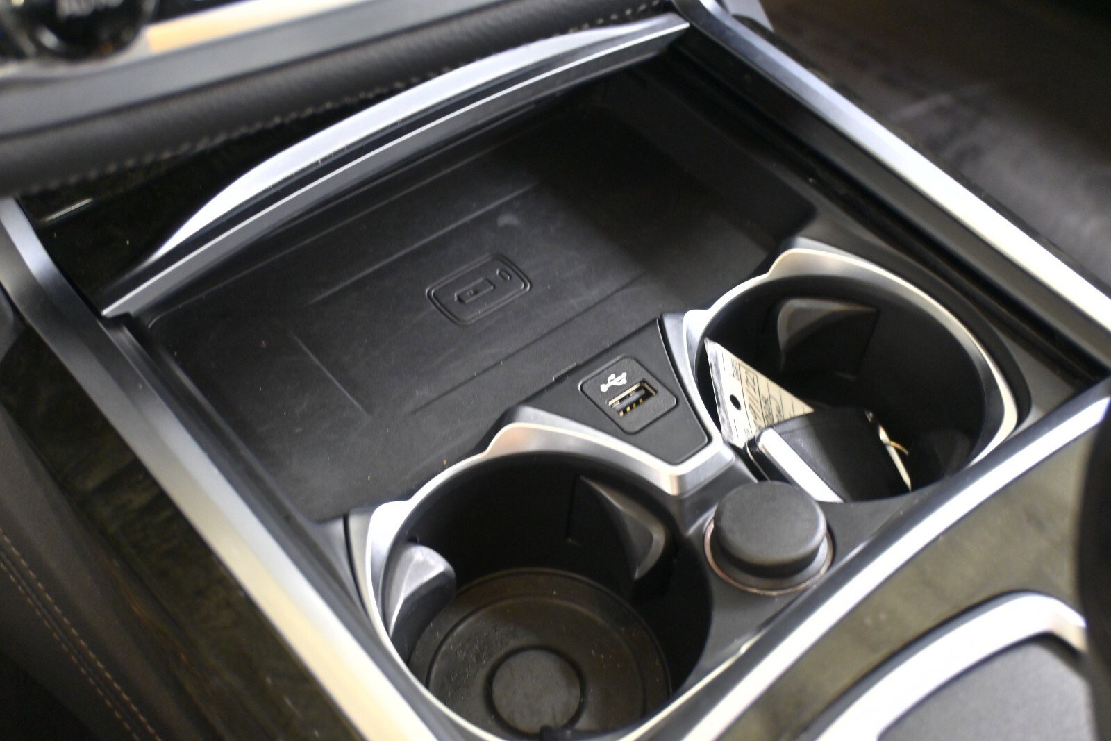 Used 2022 BMW 750i xDrive w/ Executive Package image 27