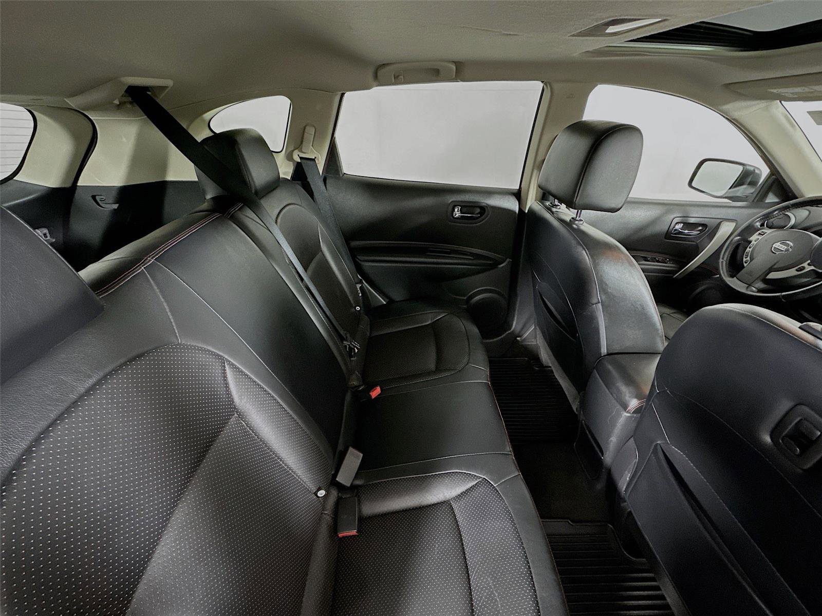 Used 2011 Nissan Rogue SV w/ SL Pkg image 24