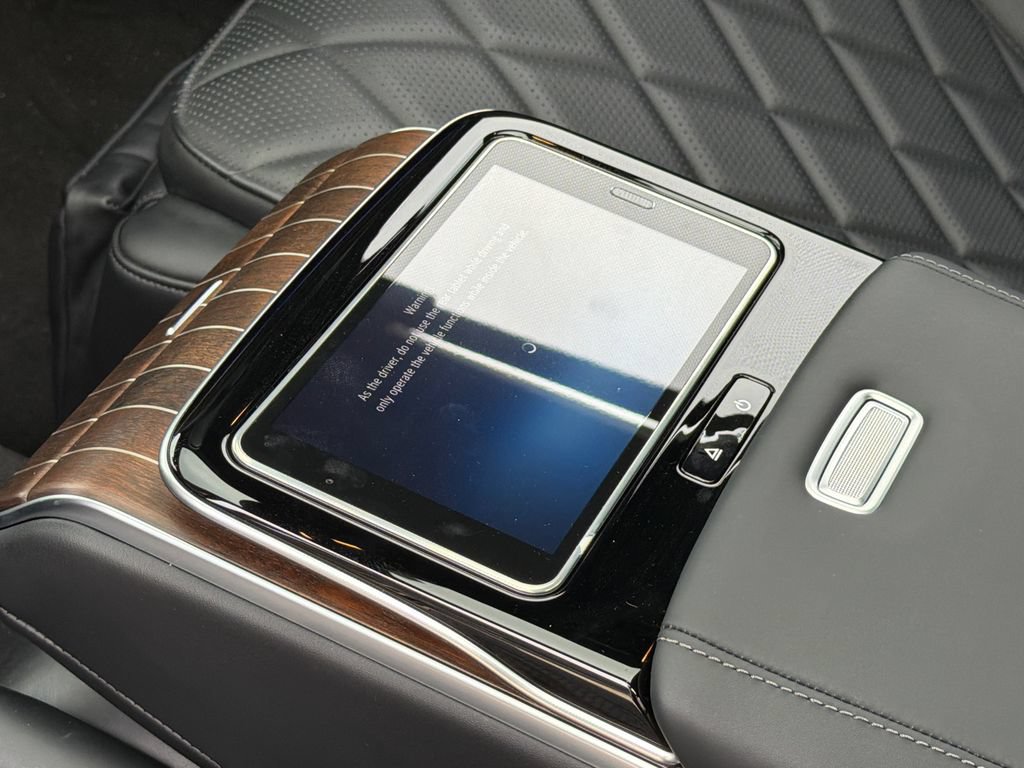 Used 2022 Mercedes-Benz S 580 4MATIC Sedan w/ Rear Seat Package image 5