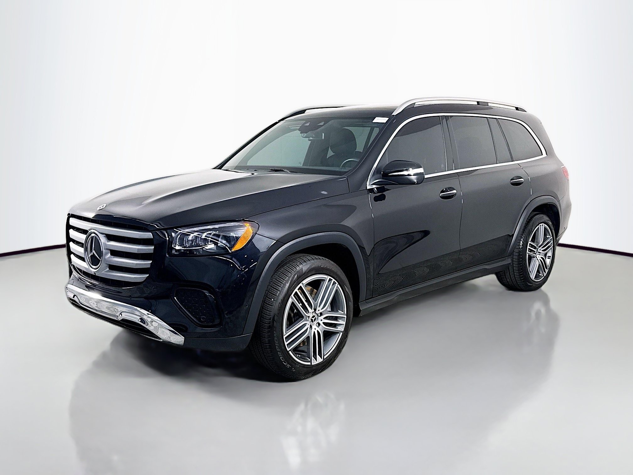 Used 2025 Mercedes-Benz GLS 450 4MATIC image 4