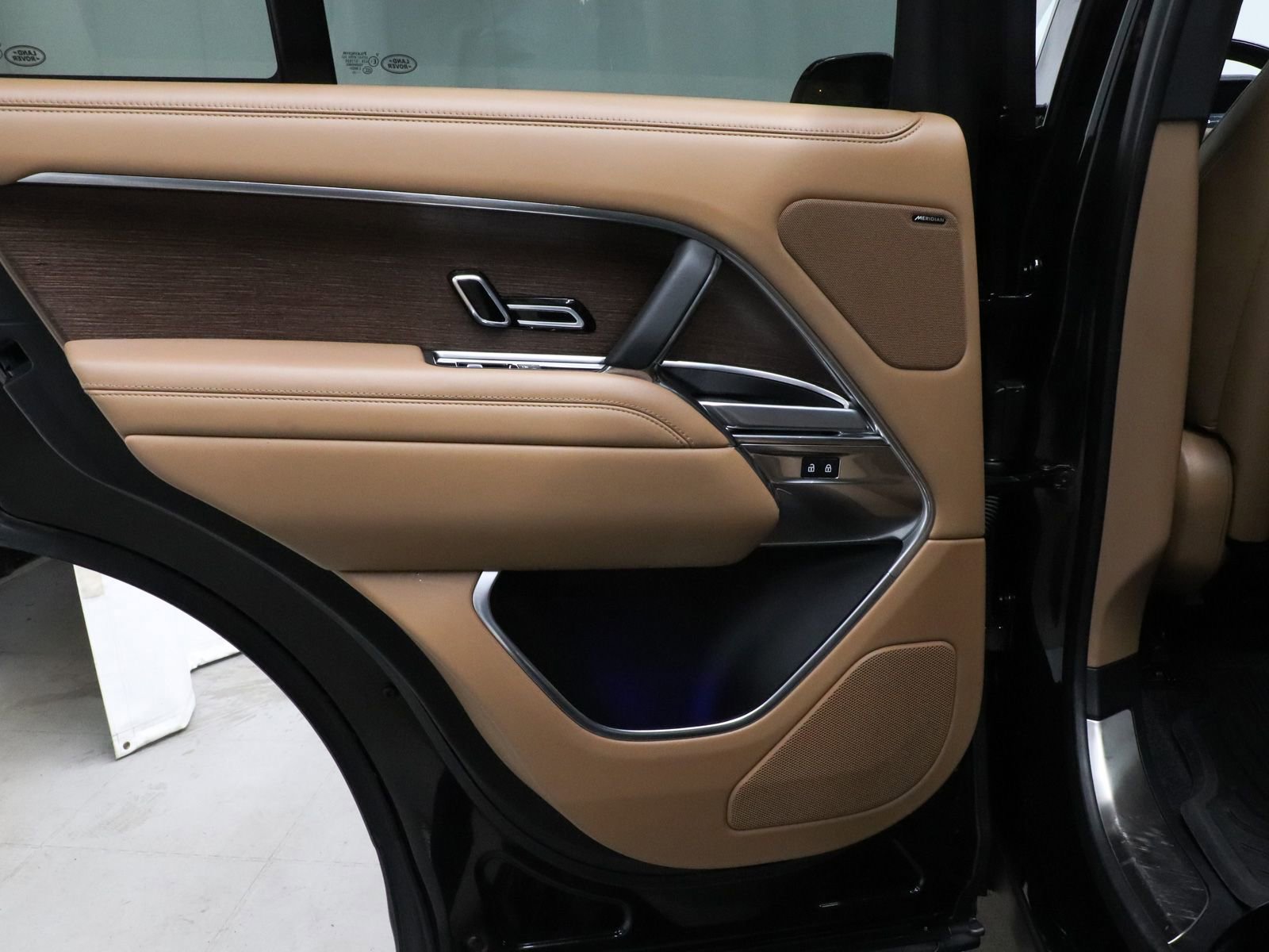 Used 2023 Land Rover Range Rover SE image 16