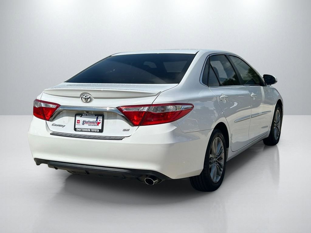 Used 2017 Toyota Camry SE image 5