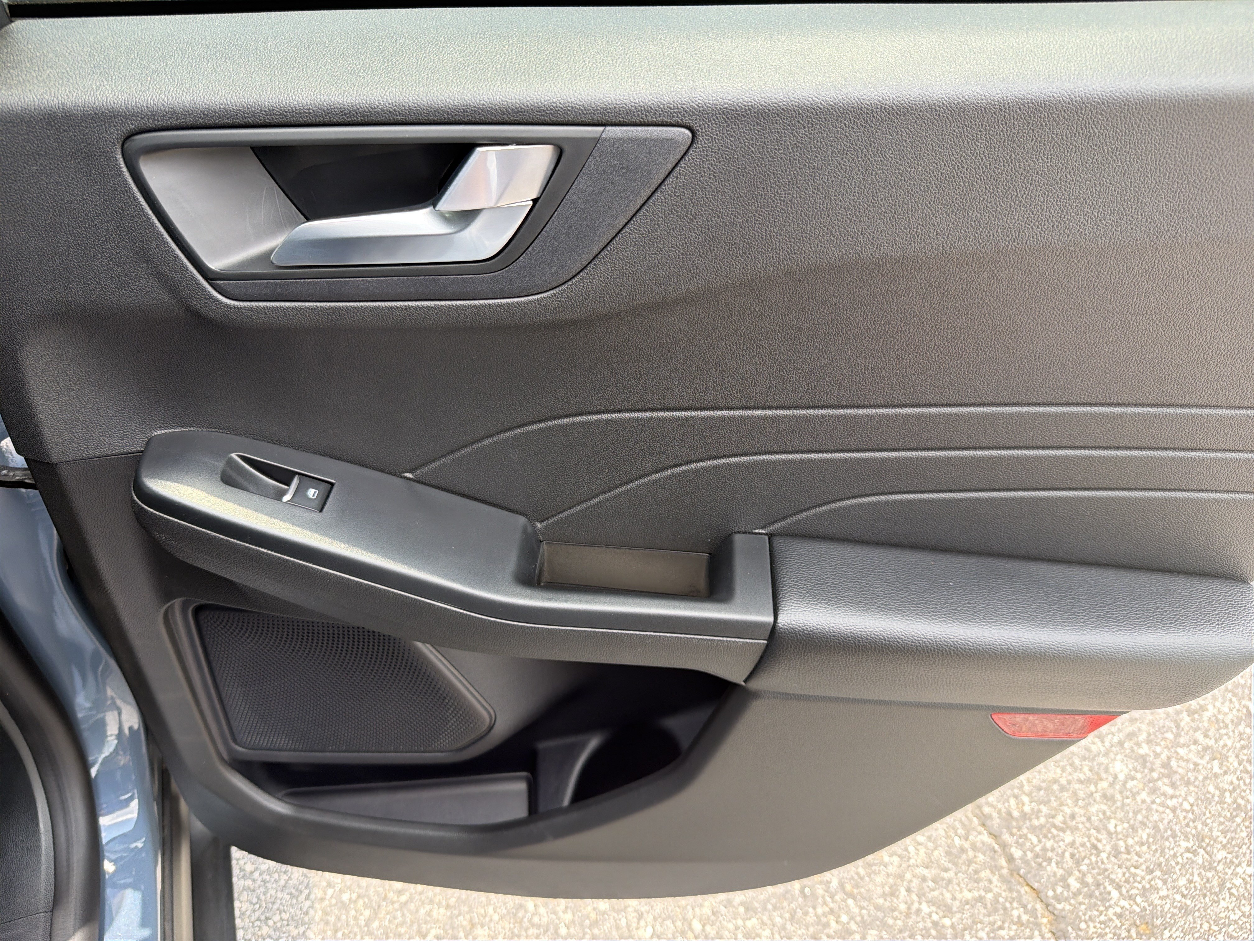 Used 2024 Ford Escape ST-Line w/ Tech Pack #1 FWD image 29