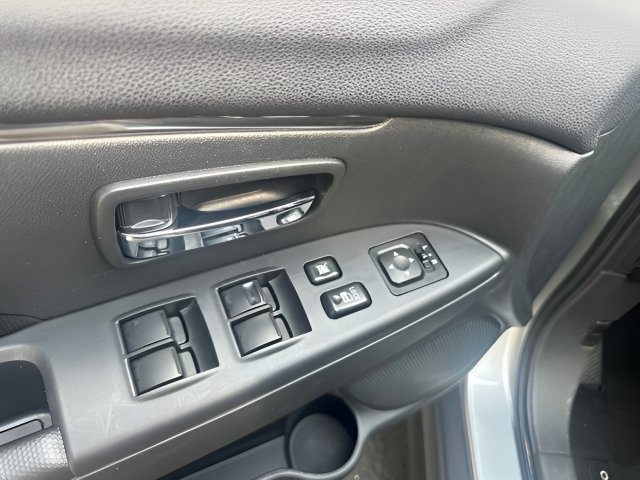 Used 2025 Mitsubishi Outlander Sport ES AWD/4WD image 6