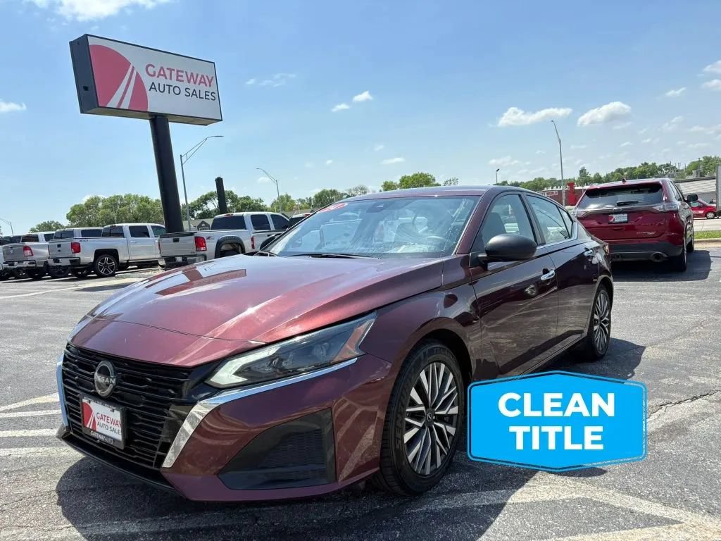 Used 2024 Nissan Altima 2.5 SV