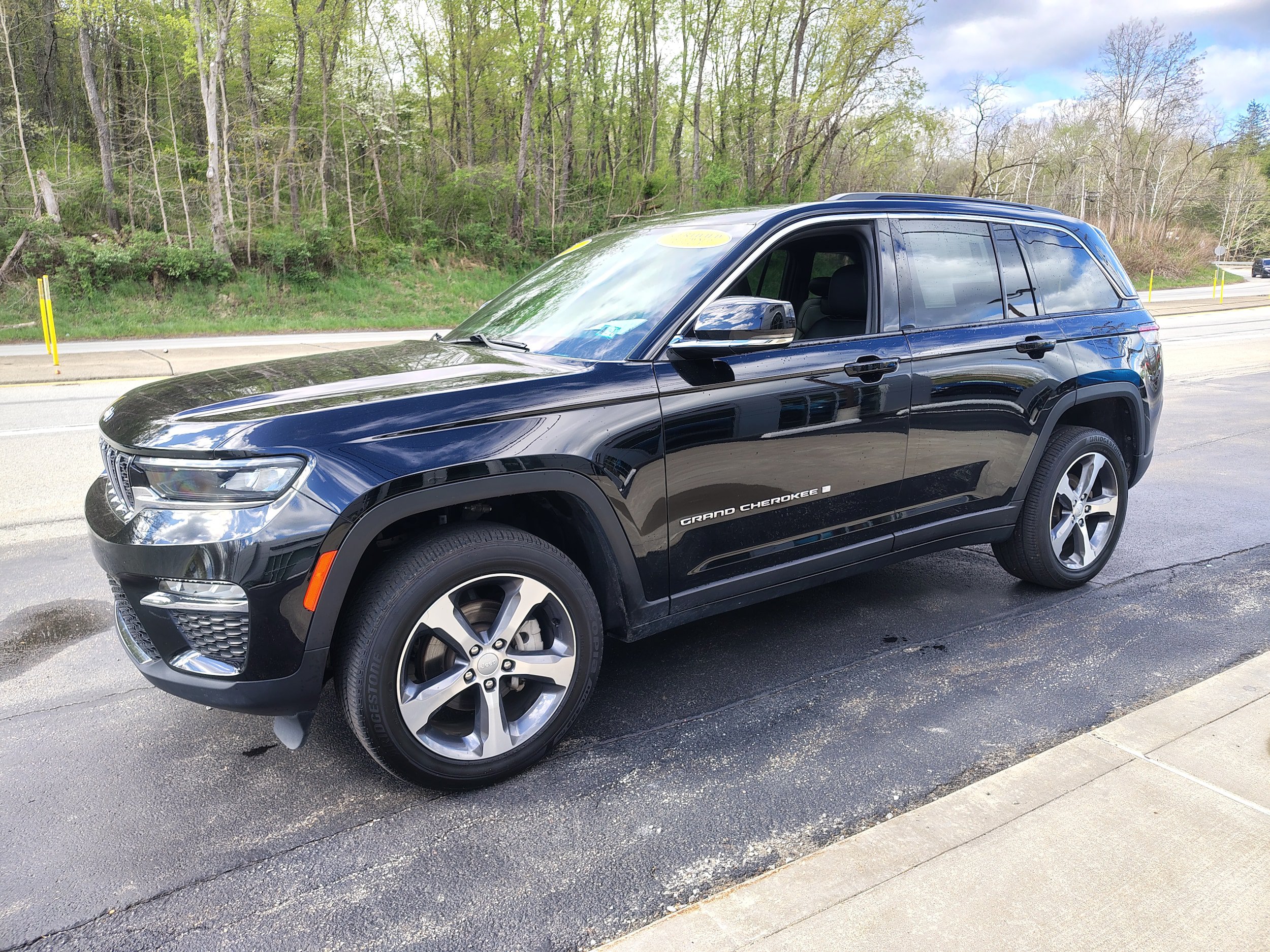 Certified 2024 Jeep Grand Cherokee Limited AWD/4WD image 4
