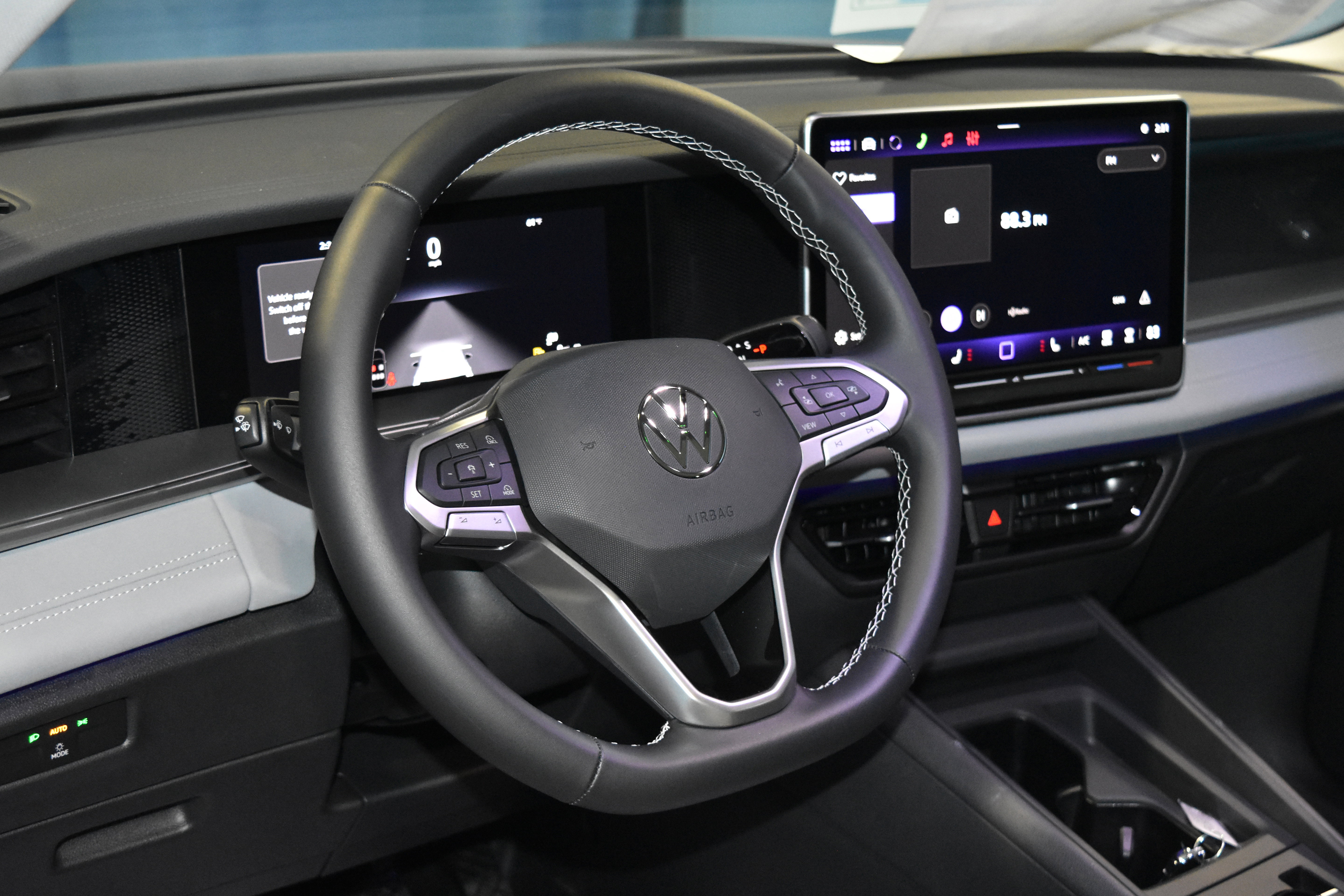 New 2026 Volkswagen Tiguan SE AWD/4WD image 2