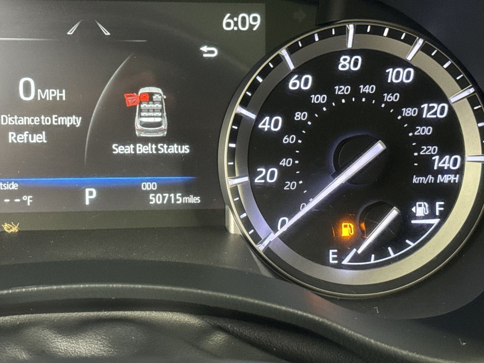 Used 2022 Toyota Highlander XLE AWD/4WD image 28