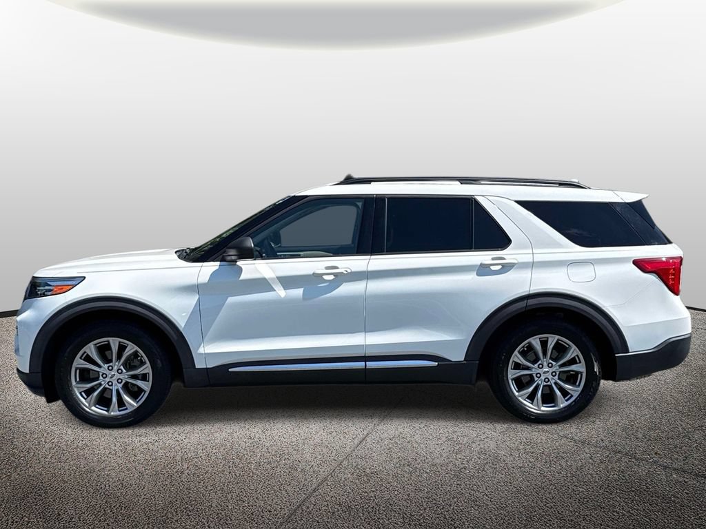 Used 2020 Ford Explorer XLT w/ Equipment Group 202A RWD image 3