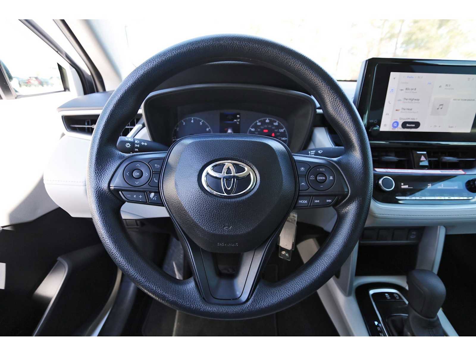 Used 2025 Toyota Corolla Cross L image 13