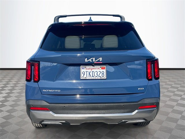 Used 2024 Kia Sorento S w/ Panoramic Sunroof Package image 6