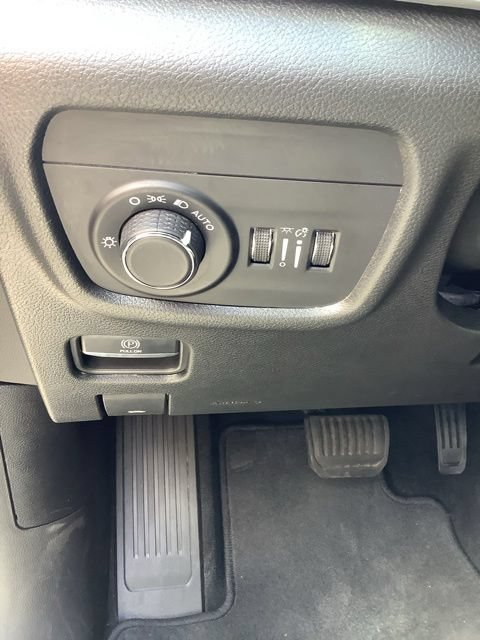 Certified 2023 Jeep Grand Cherokee L Laredo w/ Luxury Tech Group I AWD/4WD image 25