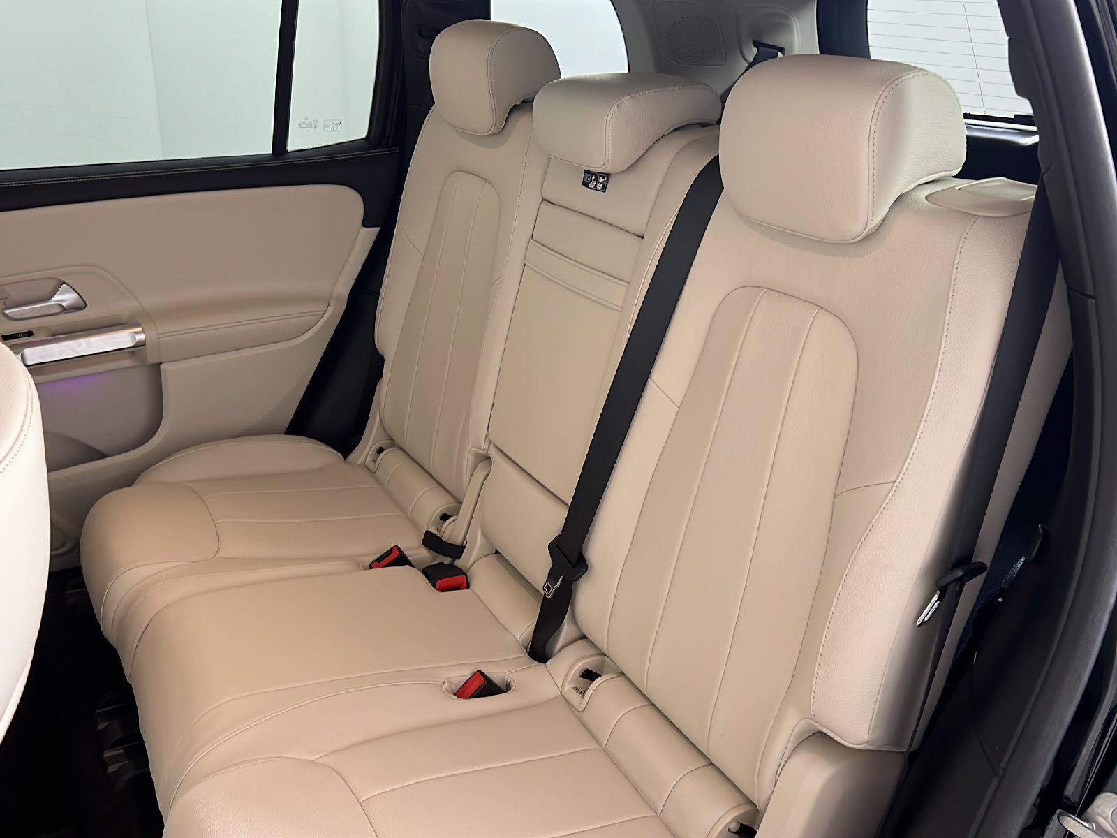Used 2023 Mercedes-Benz GLB 250 4MATIC image 4