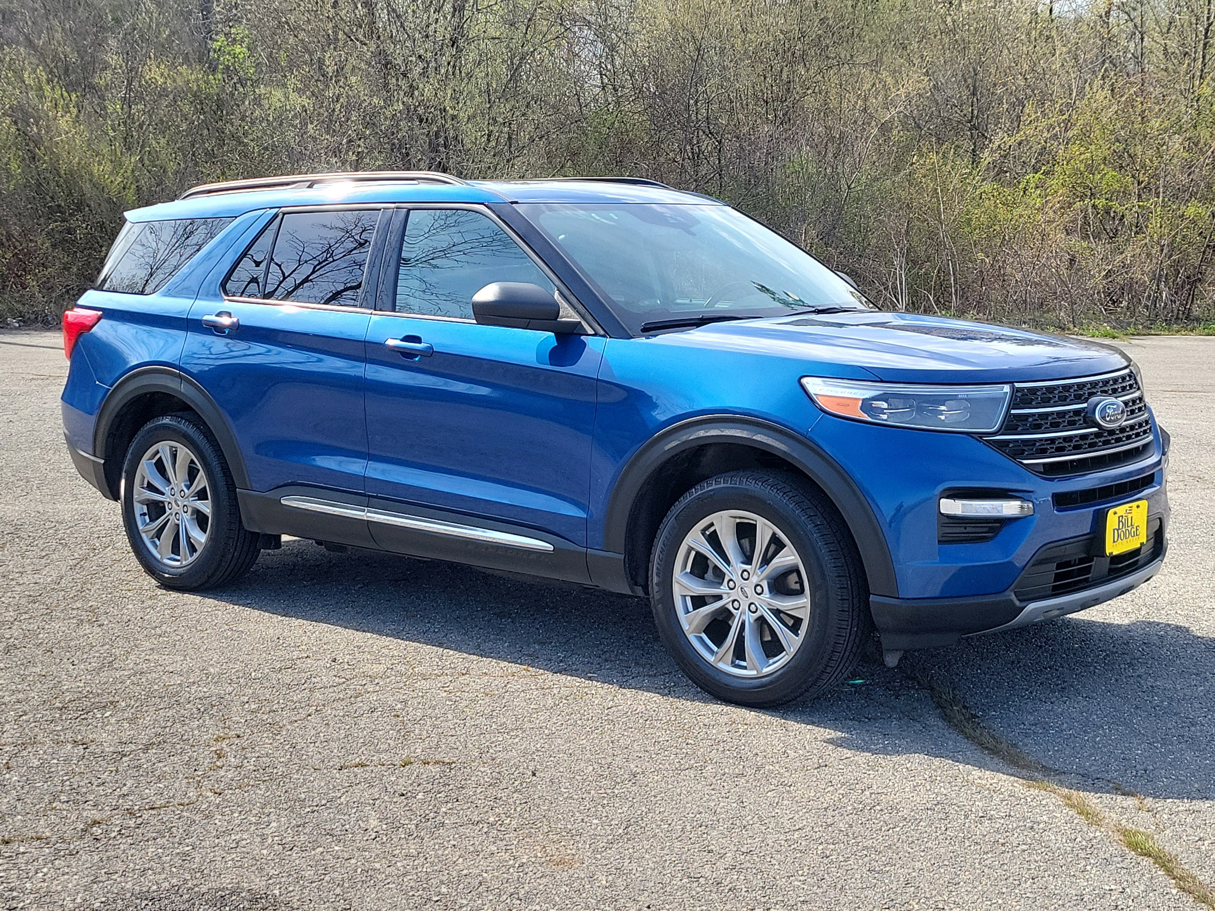 Used 2021 Ford Explorer XLT w/ Equipment Group 202A AWD/4WD image 3