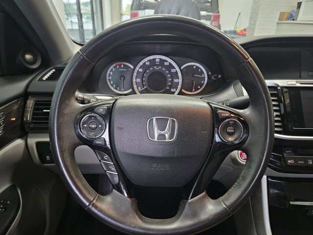Used 2017 Honda Accord EX-L image 18