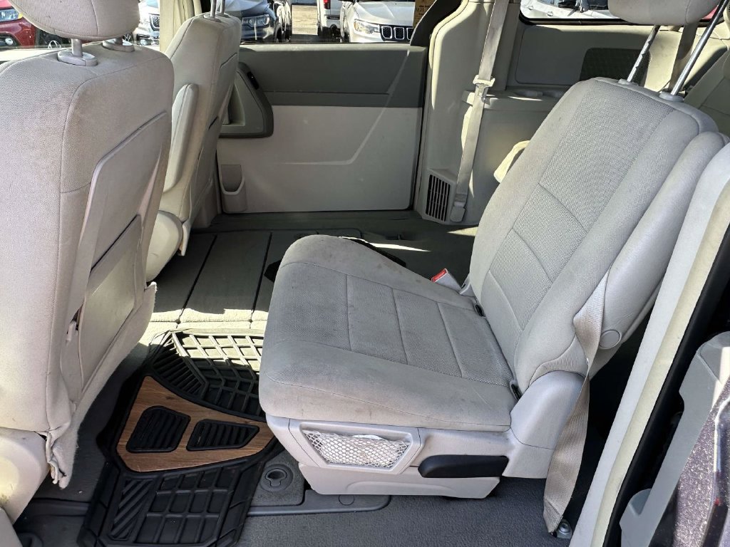Used 2008 Dodge Grand Caravan SXT FWD image 11