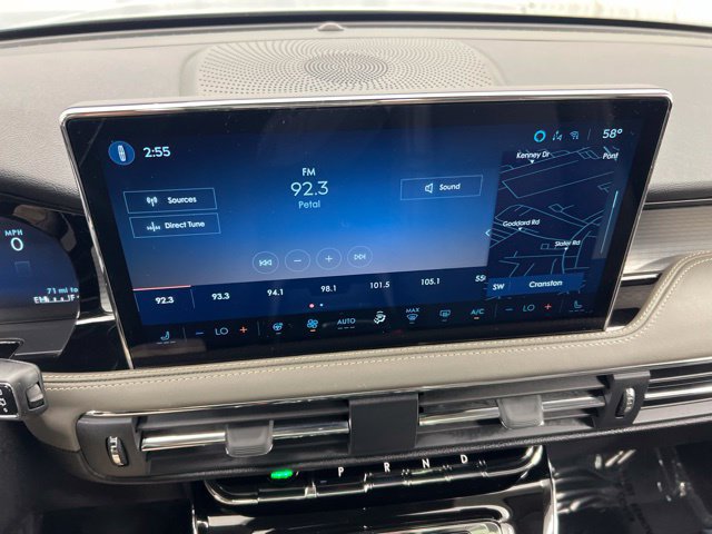 Used 2026 Lincoln Corsair Premiere AWD/4WD image 16