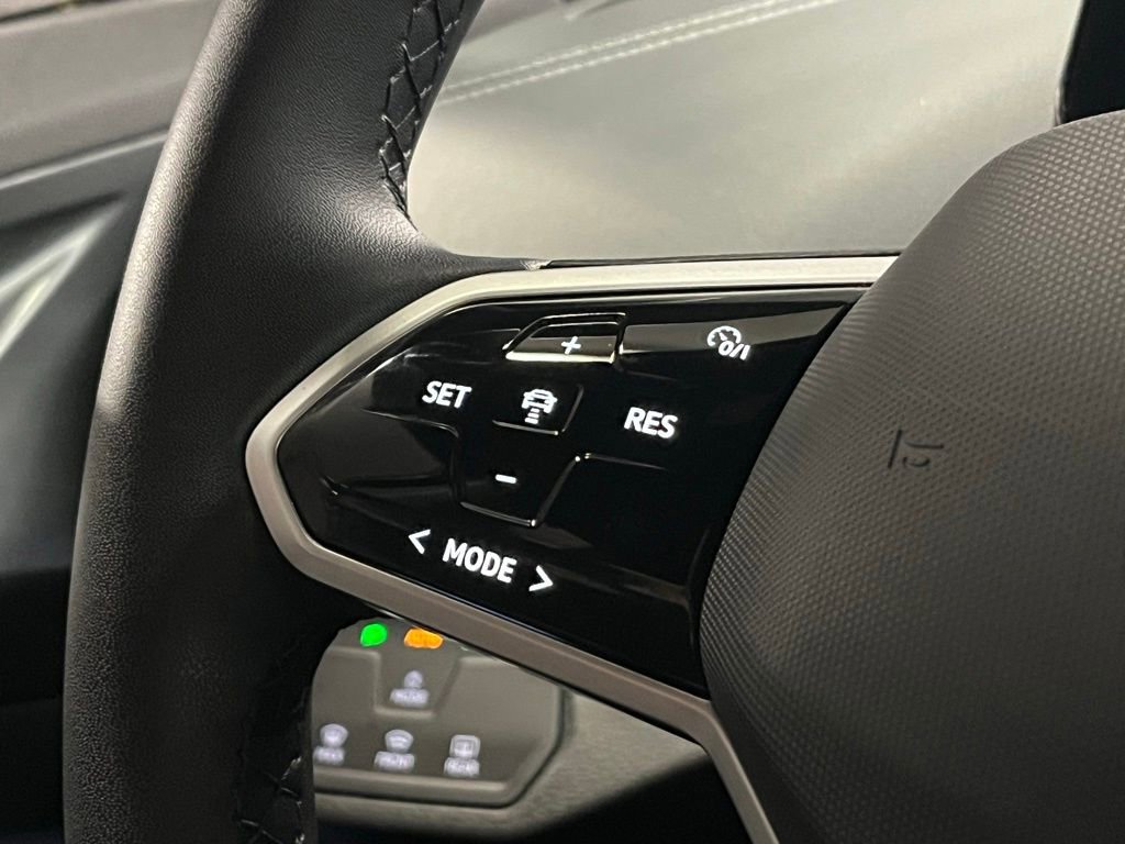 Used 2023 Volkswagen ID.4 Pro AWD/4WD image 26