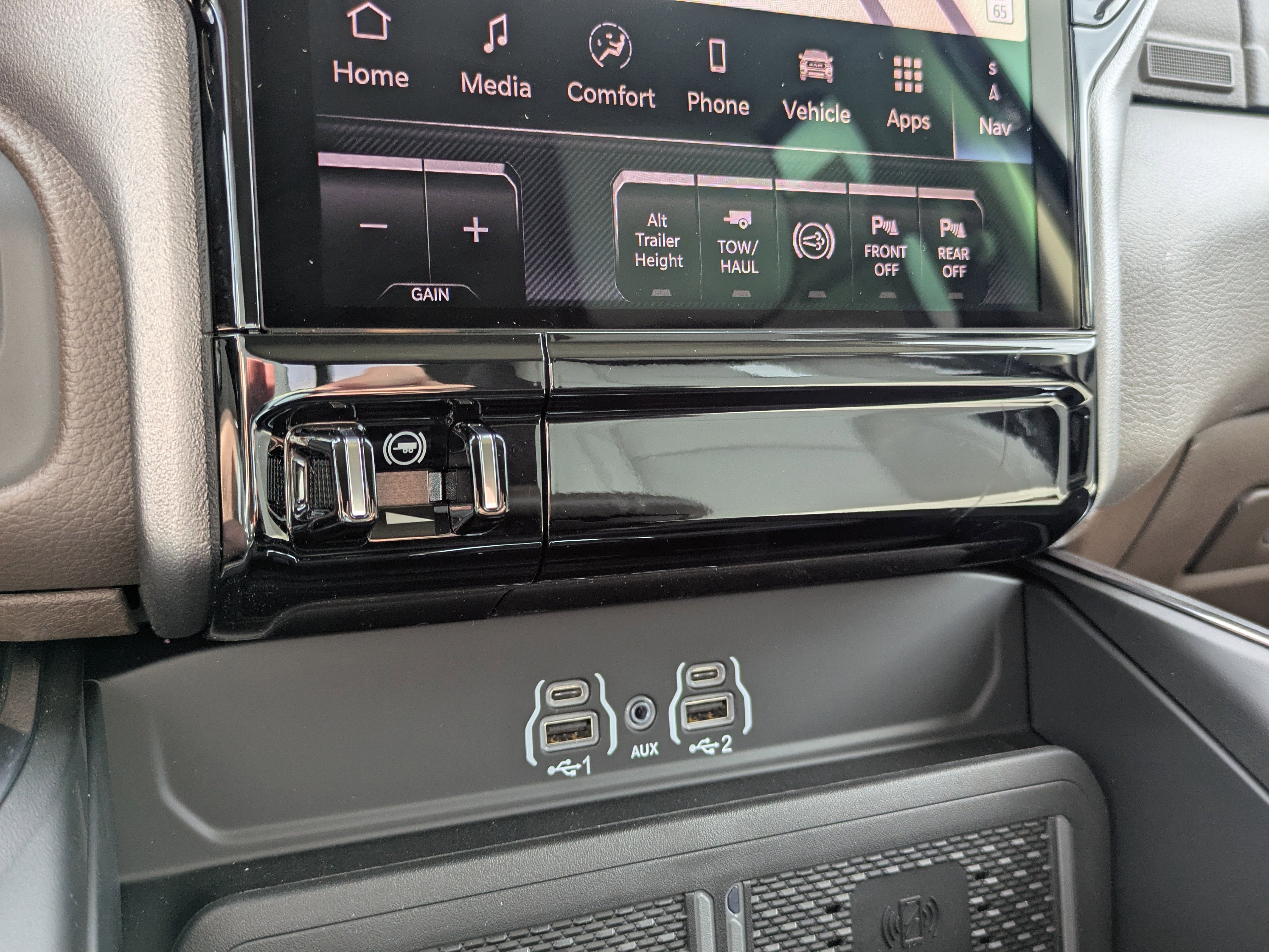 New 2026 RAM 2500 Laramie AWD/4WD image 16