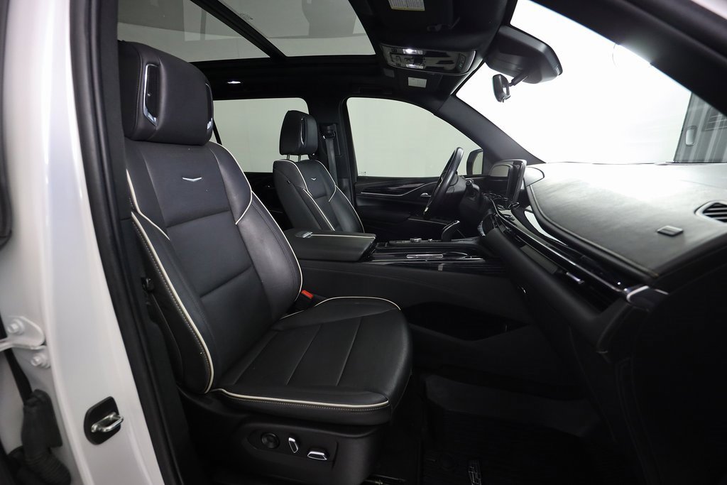 Used 2022 Cadillac Escalade ESV Sport image 13