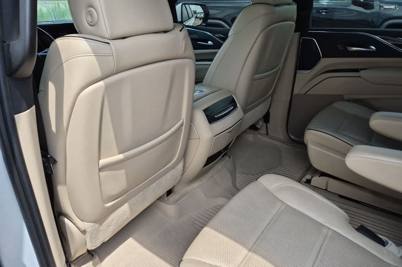Used 2021 Cadillac Escalade ESV Premium Luxury w/ Driver Assist Tech Package RWD image 18