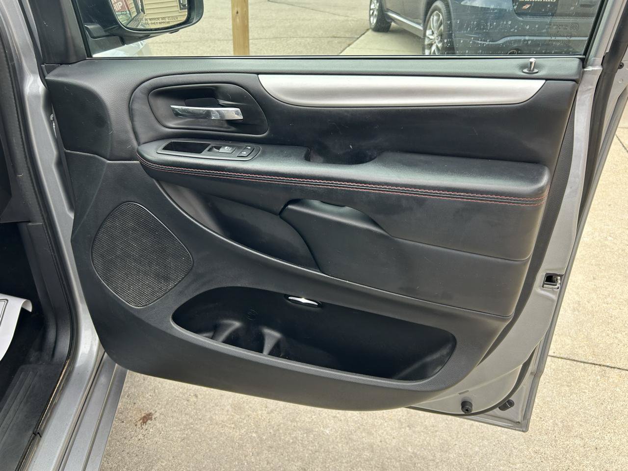 Used 2019 Dodge Grand Caravan GT FWD image 14