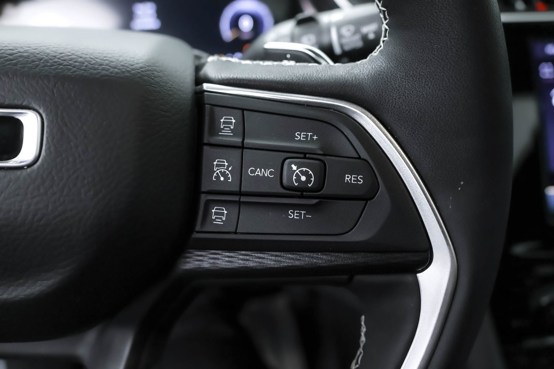 Used 2025 Jeep Grand Cherokee L Altitude image 15