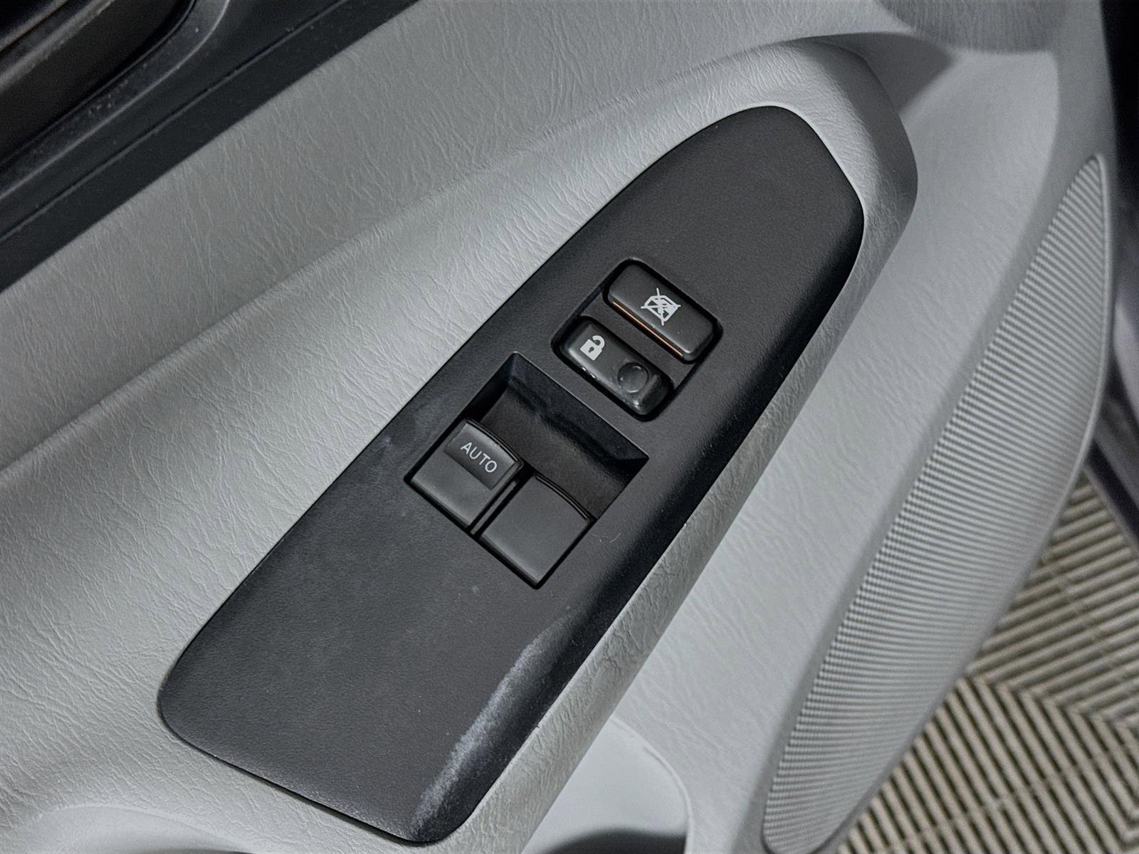 Used 2015 Toyota Tacoma PreRunner w/ SR5 Package image 18