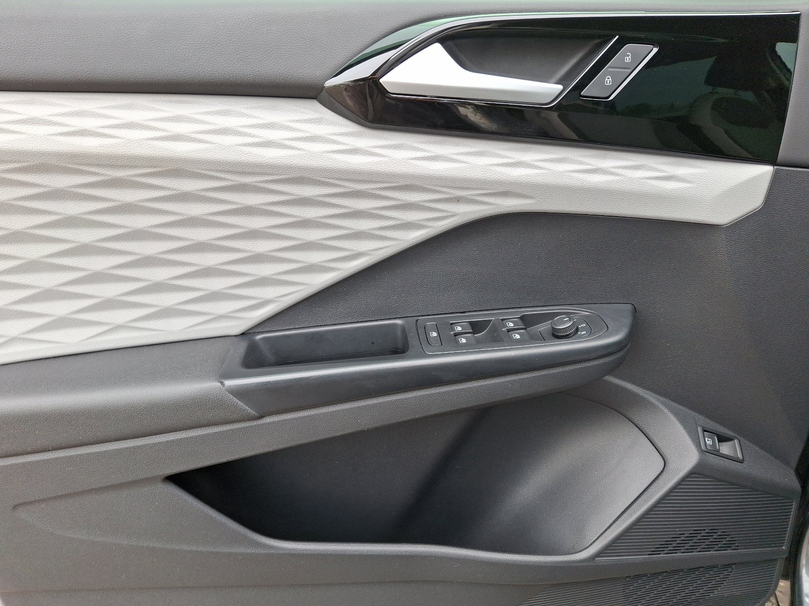 Certified 2022 Volkswagen Taos S image 13