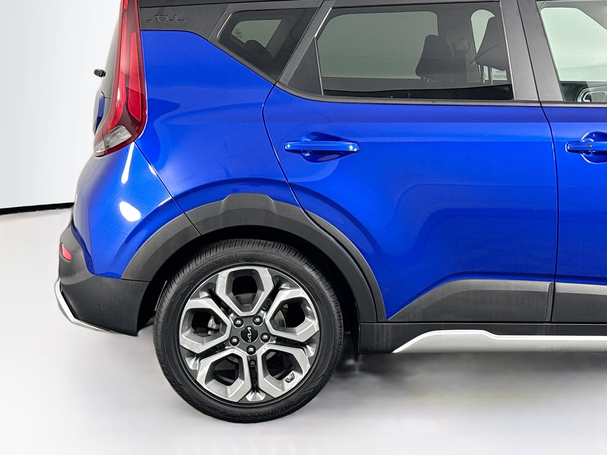 Used 2022 Kia Soul X-Line FWD image 40