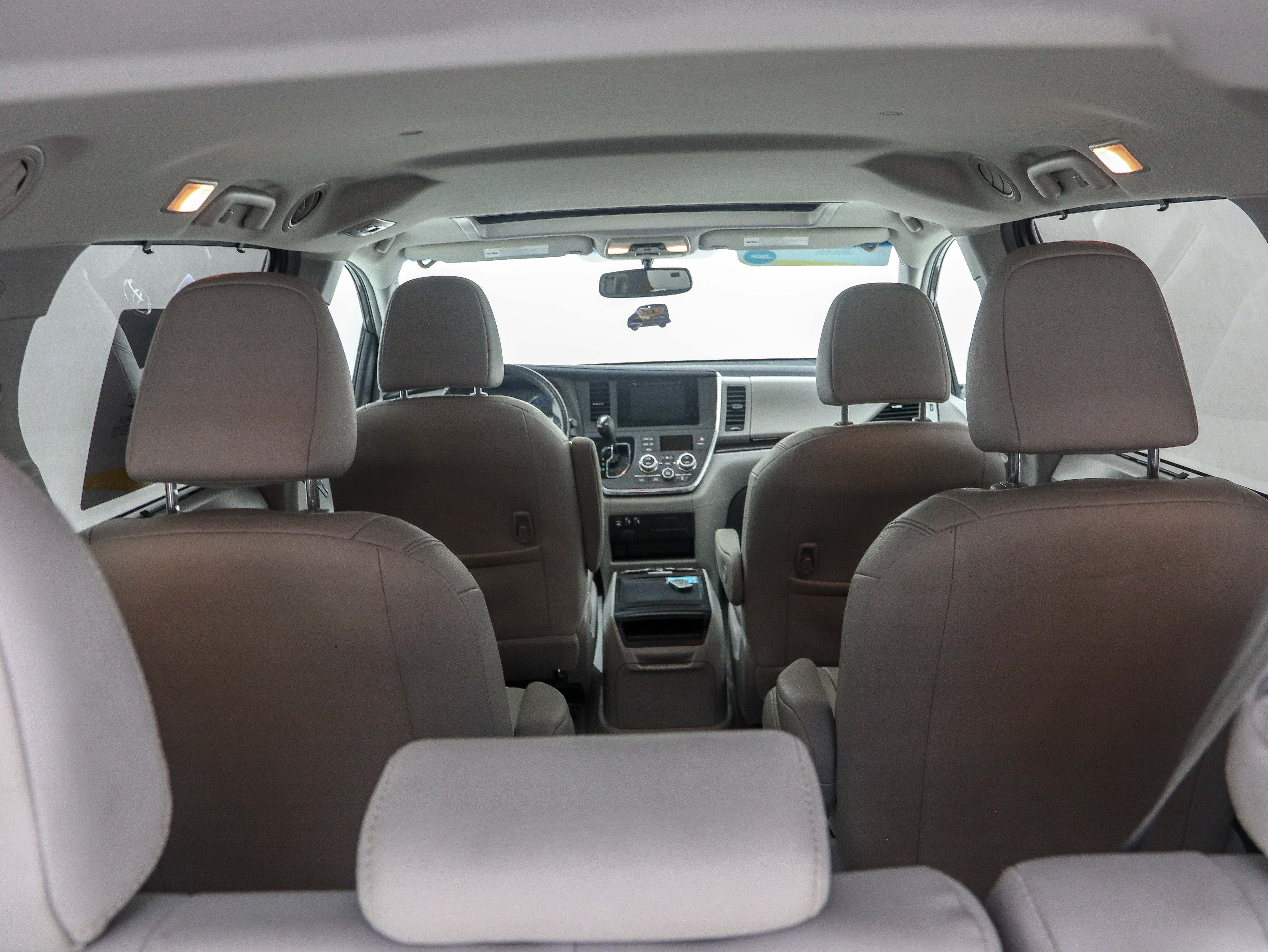 Used 2017 Toyota Sienna XLE AWD/4WD image 13