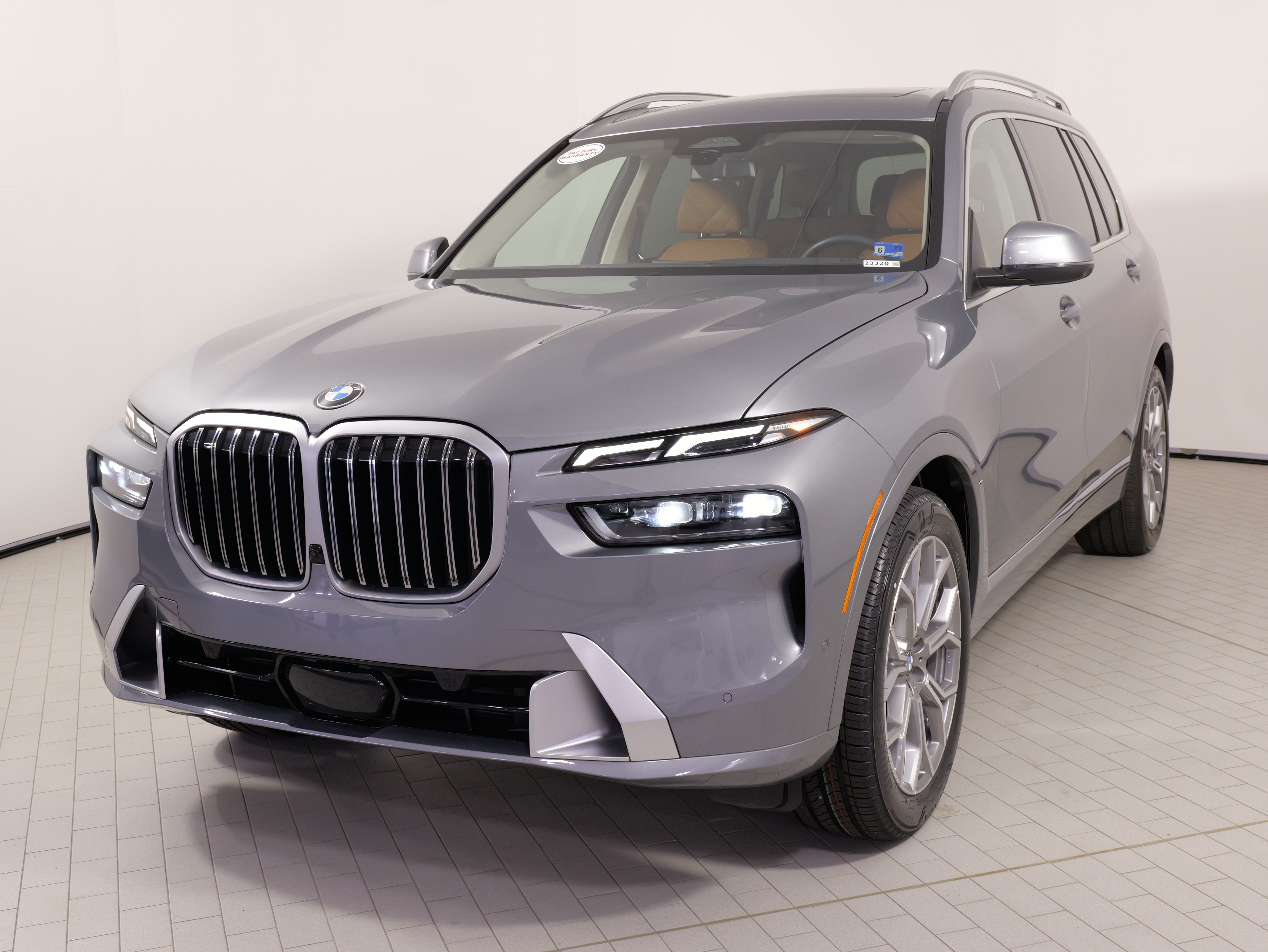 Used 2025 BMW X7 xDrive40i w/ Premium Package AWD/4WD image 4