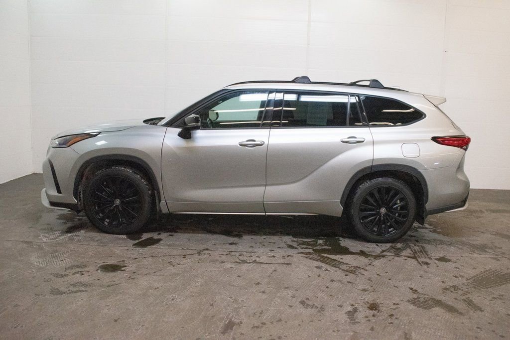 Used 2023 Toyota Highlander XSE image 7