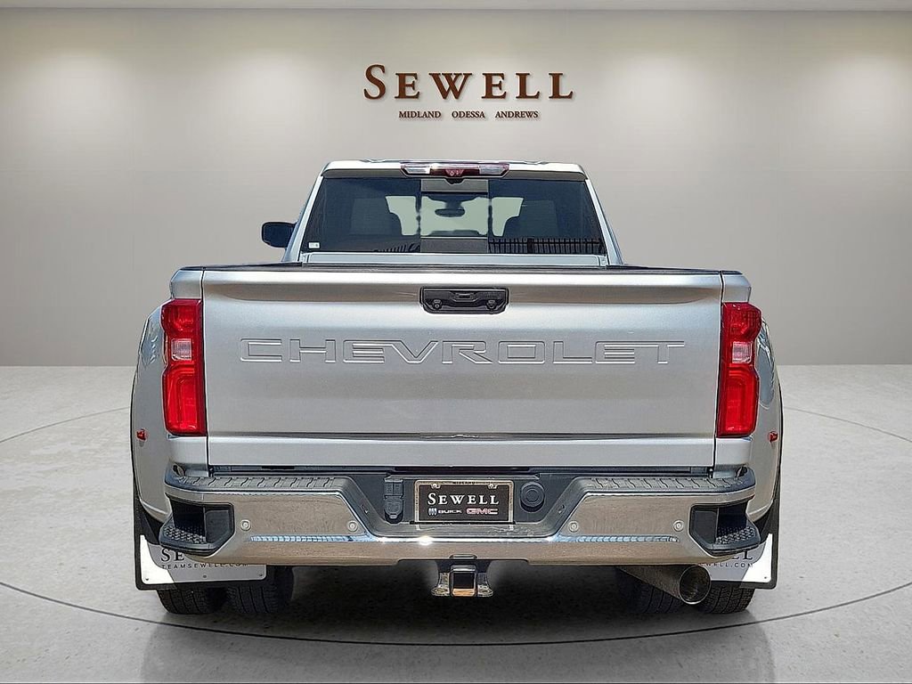 Used 2022 Chevrolet Silverado 3500 LTZ w/ LTZ Convenience Package image 4