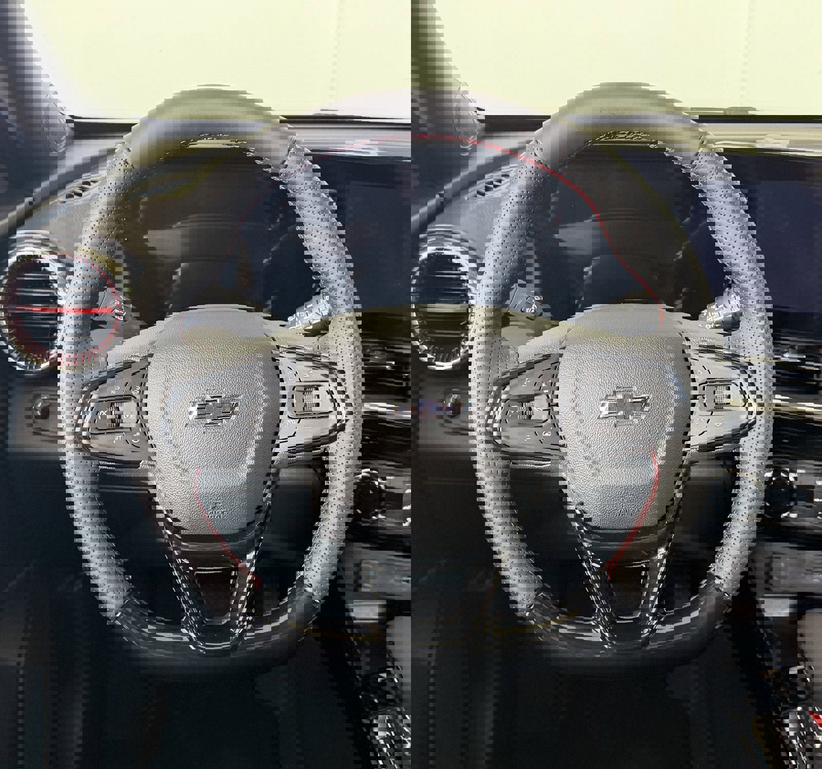 New 2026 Chevrolet Trax RS w/ Sunroof Package image 10