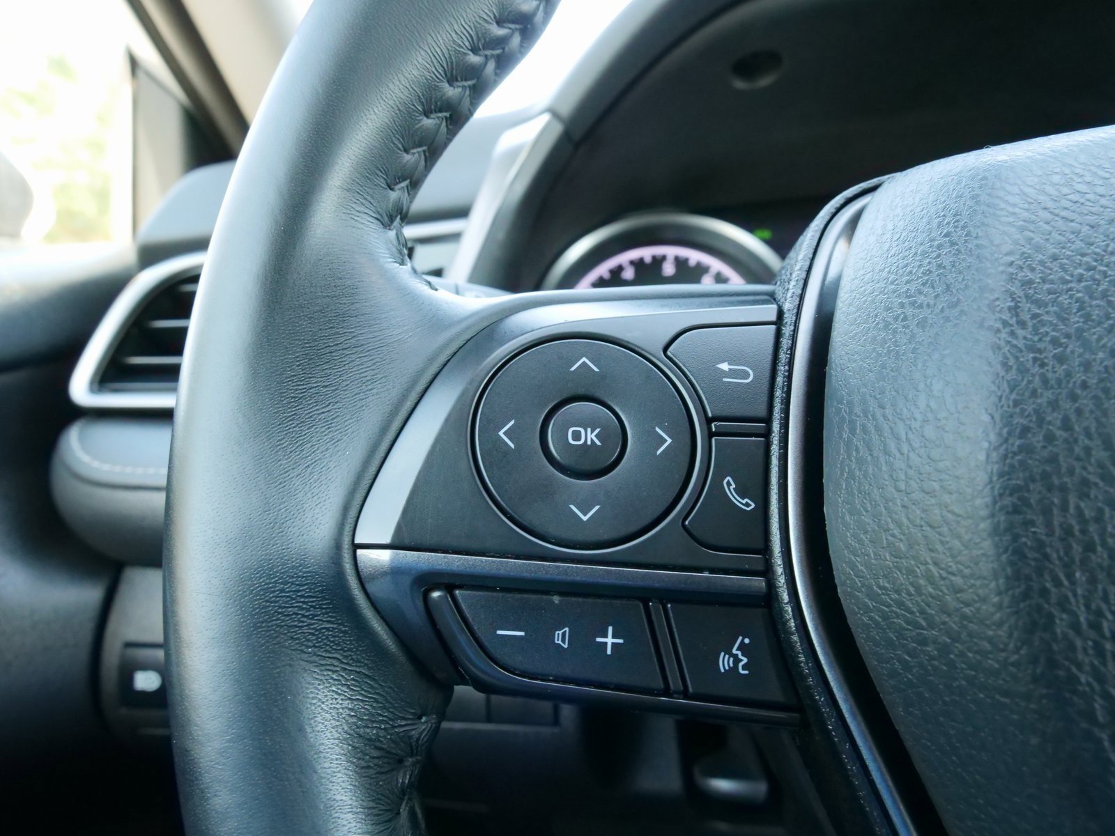 Used 2022 Toyota Camry SE w/ Convenience Package image 23