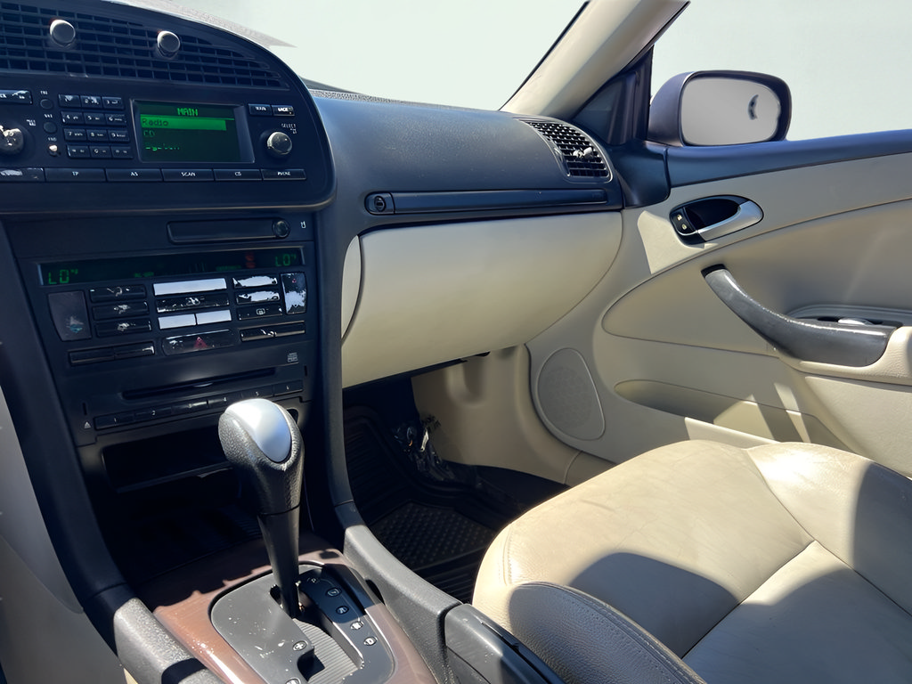 Used 2005 Saab 9-3 Arc FWD image 37