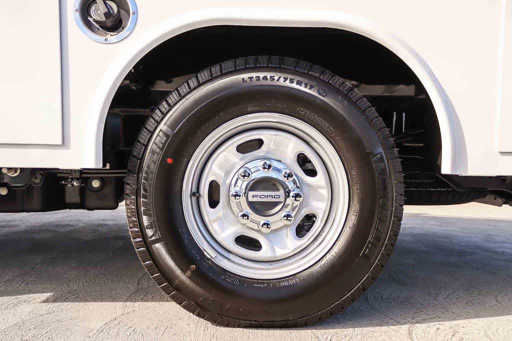 New 2026 Ford F250 XL w/ XL Chrome Package RWD image 10