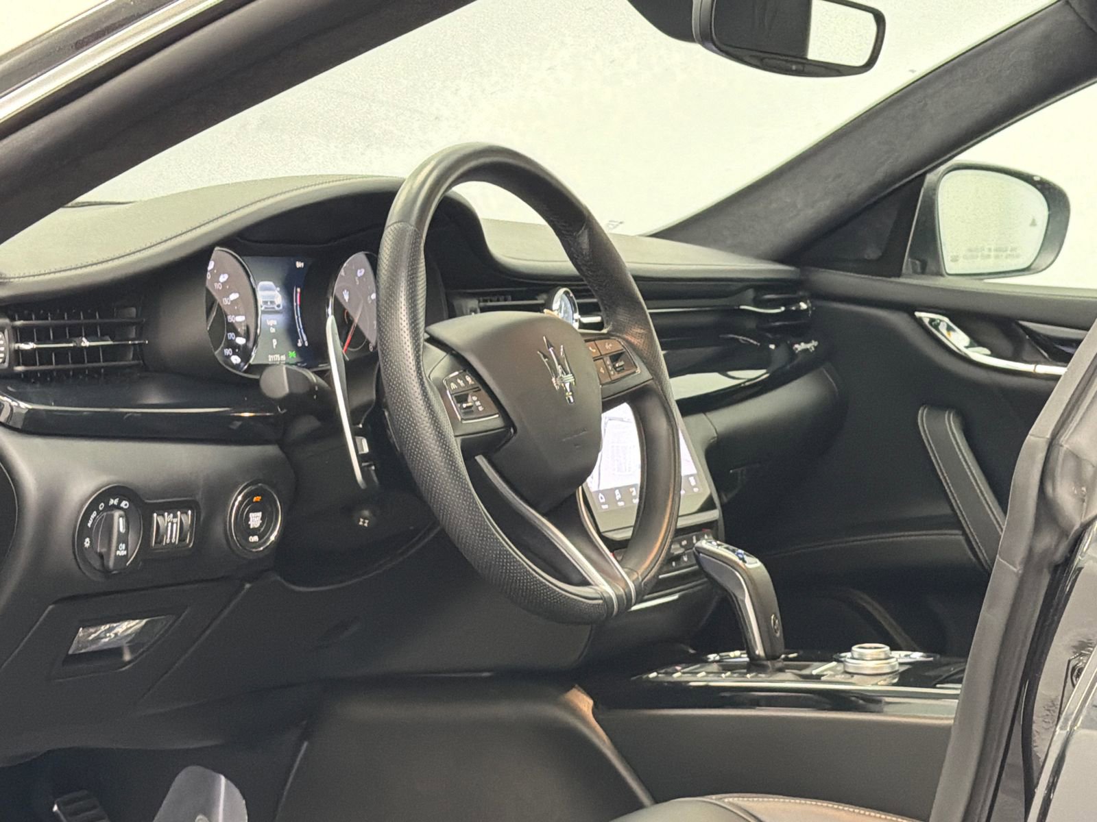 Used 2022 Maserati Quattroporte Modena image 15