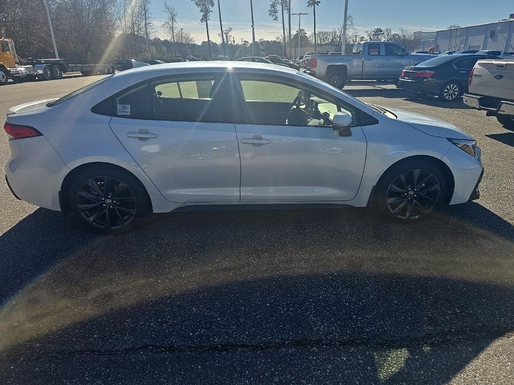 Used 2025 Toyota Corolla SE image 4