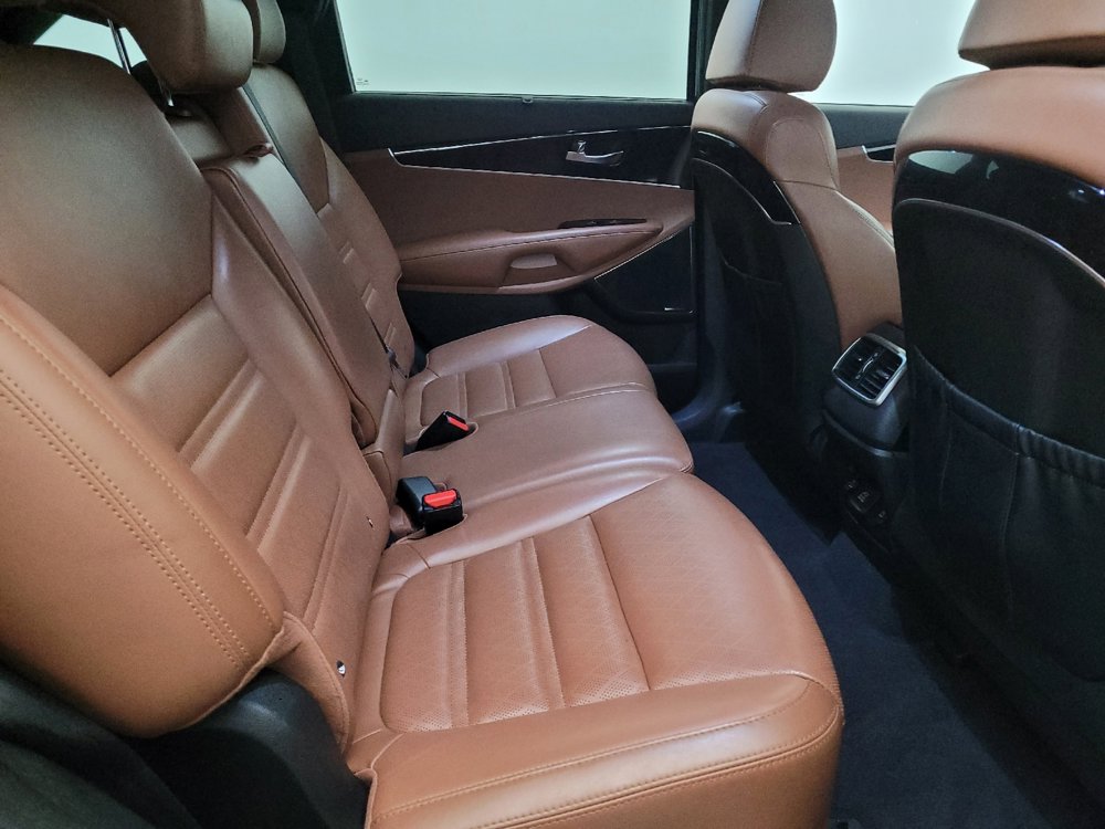 Used 2019 Kia Sorento SX image 19