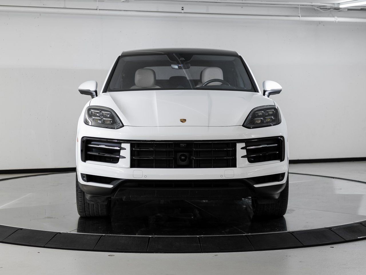 Certified 2025 Porsche Cayenne Coupe image 10