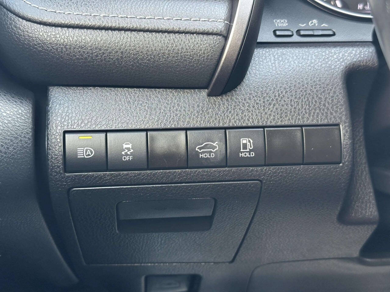 Used 2022 Toyota Camry SE FWD image 31