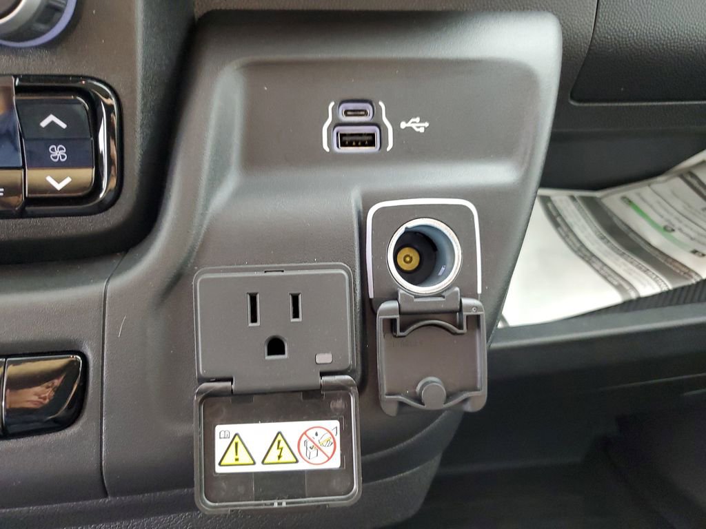 Used 2024 RAM ProMaster 2500 w/ Quick Order Package 22G SLT image 18