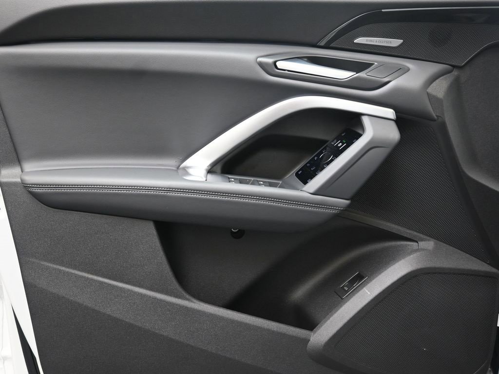 Used 2025 Audi Q5 2.0T Premium Plus w/ Premium Plus image 23