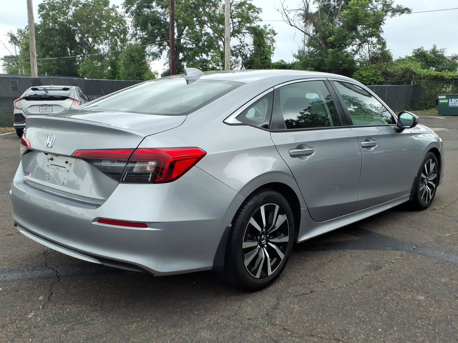 Used 2023 Honda Civic EX image 3