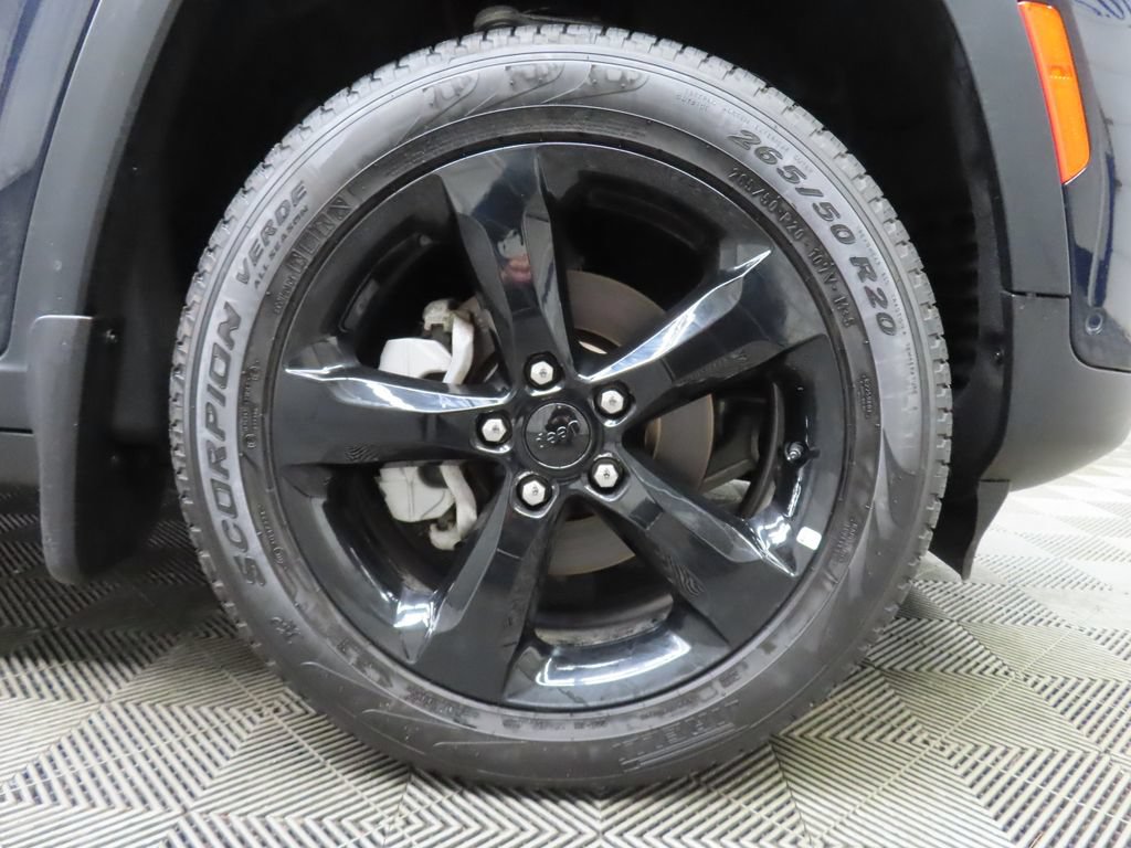 Used 2025 Jeep Grand Cherokee Limited w/ Luxury Tech Group II AWD/4WD image 9