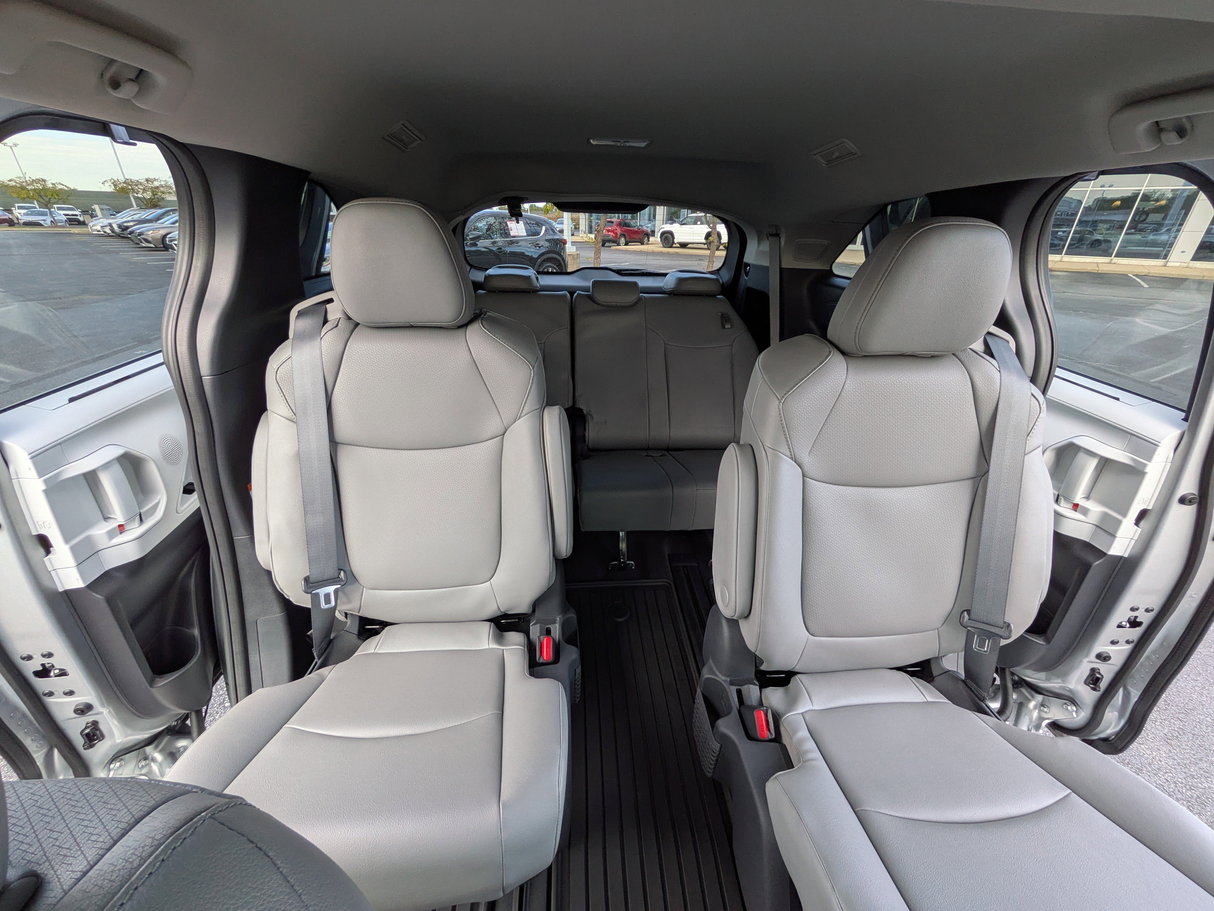 New 2025 Toyota Sienna XLE w/ XLE Plus Package image 16