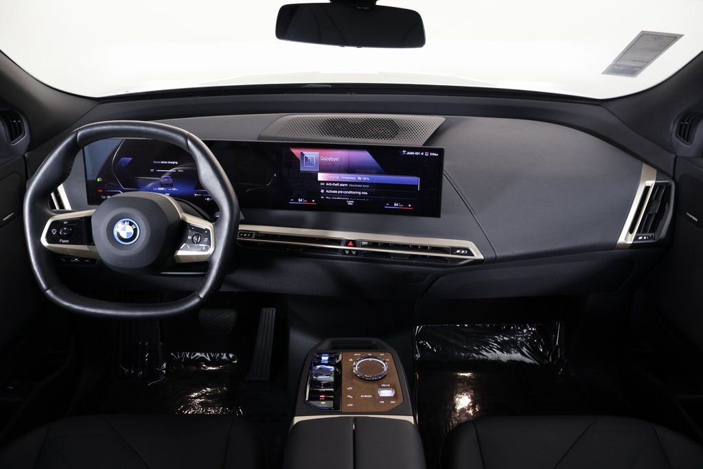 Used 2023 BMW iX xDrive50 w/ Premium Package AWD/4WD image 8