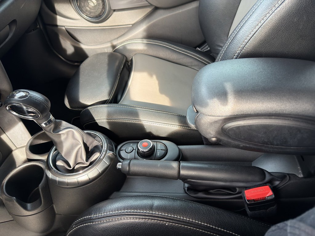 Used 2017 MINI Cooper 4-Door Hardtop image 25